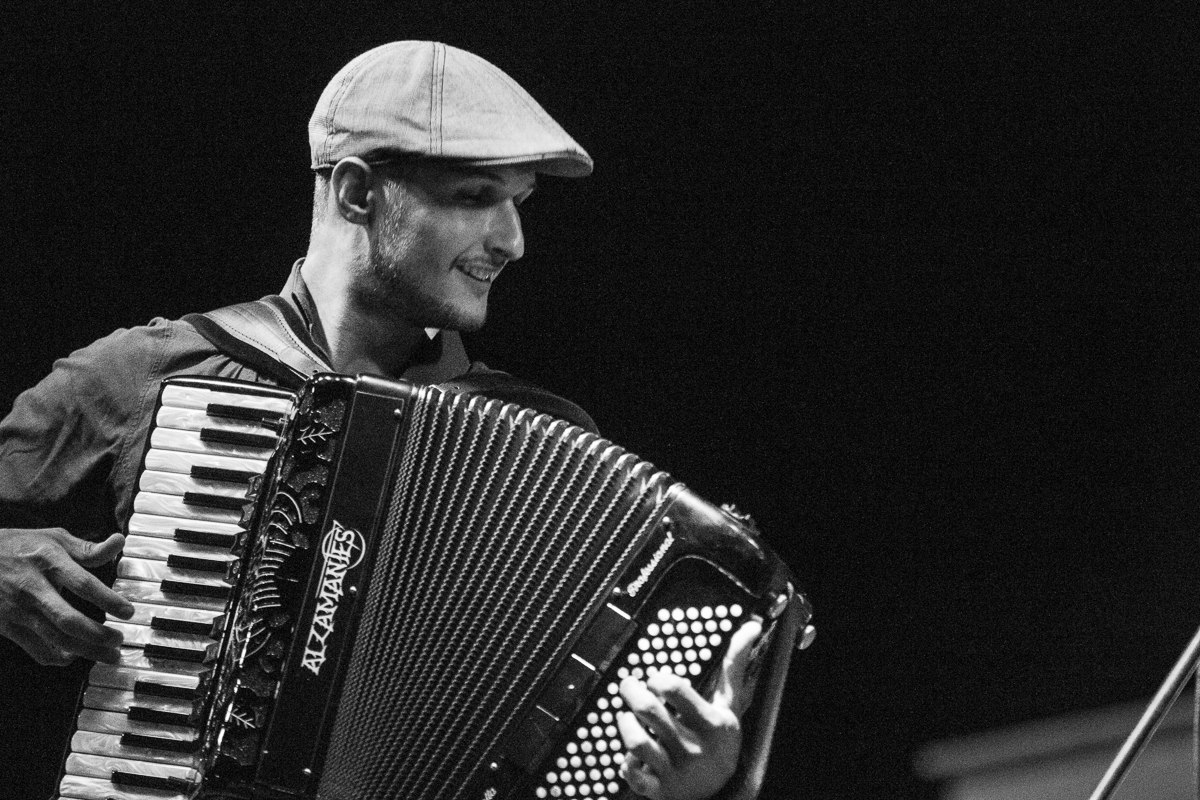 Concerto balfolk rock ALZAMANTES all'Isola del Giglio (GR)